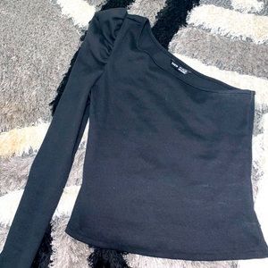 One shoulder shirt
